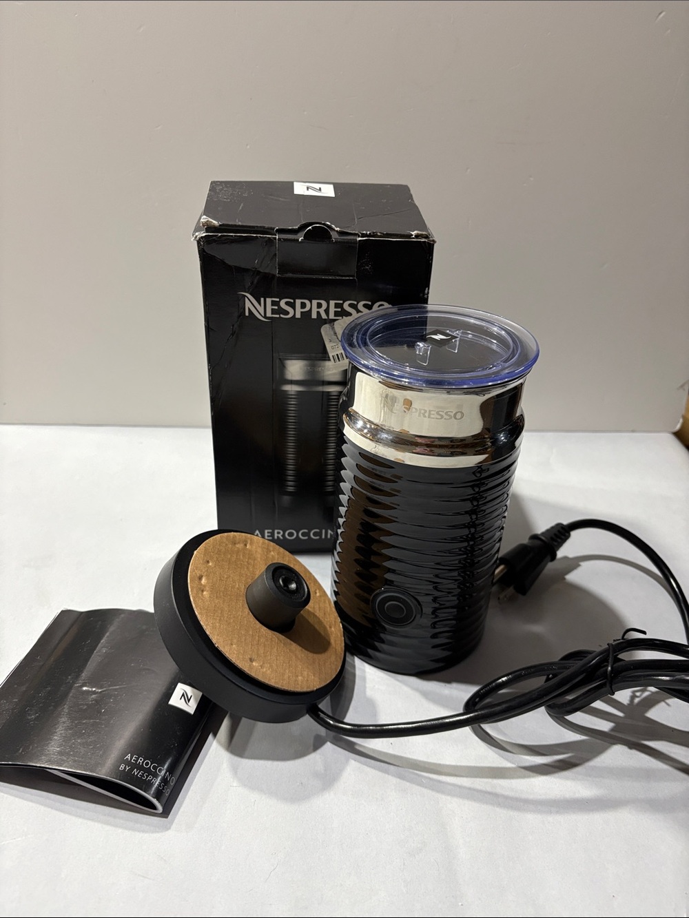 Nespresso Aeroccino 3 milk Frother - Black and Silver like new cold and hot foam - Picture 2 of 4